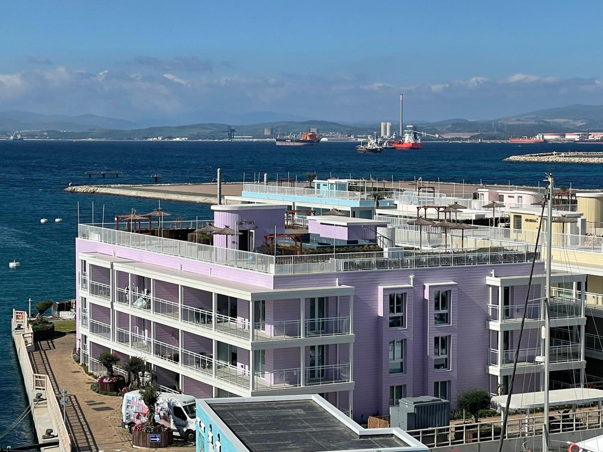 Deluxe Marina View Seafront Gibraltar Stay Bagian luar foto