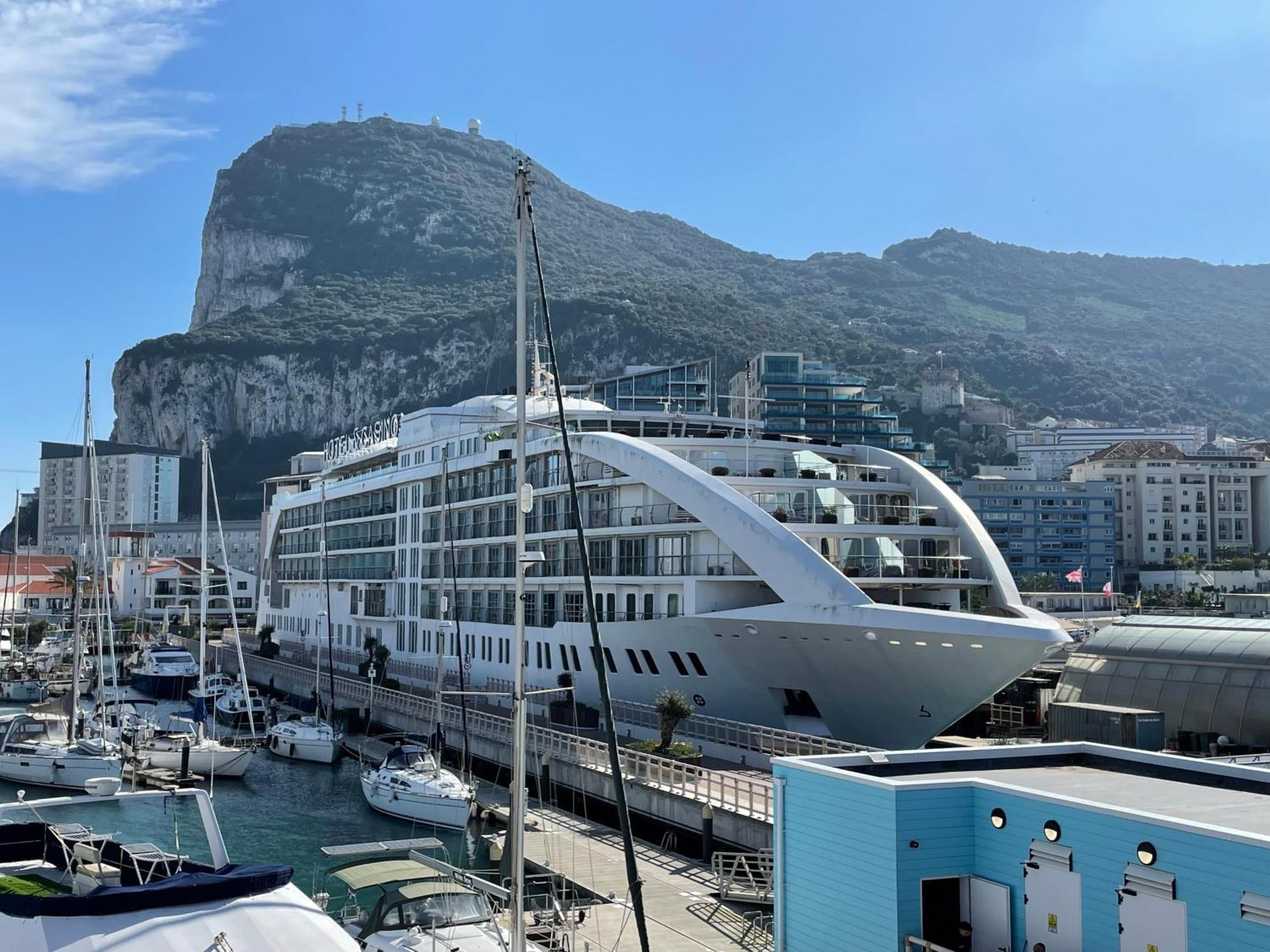 Deluxe Marina View Seafront Gibraltar Stay Bagian luar foto