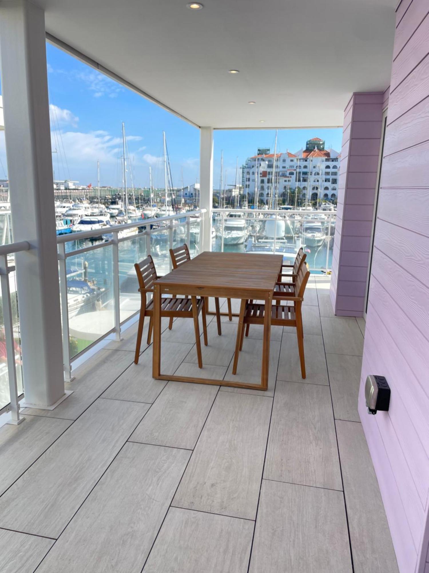 Deluxe Marina View Seafront Gibraltar Stay Bagian luar foto